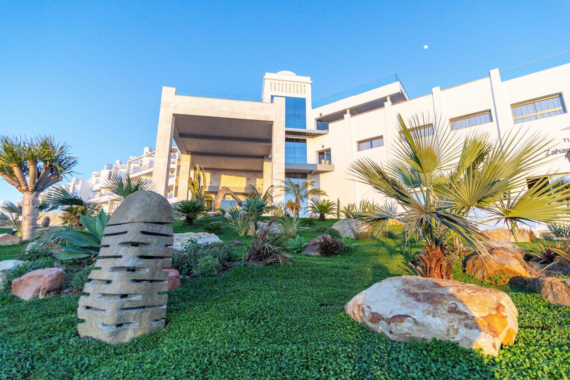Zahara Beach & Spa By Qhotels - Adults Recommended Zahara de los Atunes Exterior foto The main building of the university