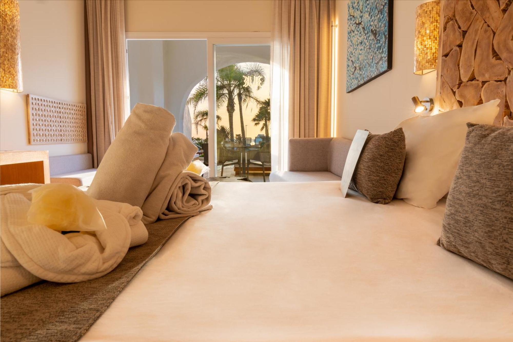 Zahara Beach & Spa By Qhotels - Adults Recommended Zahara de los Atunes Exterior foto A room at the hotel
